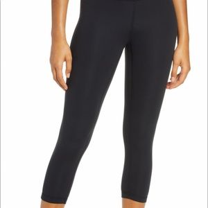 Zella Studio Lite Cropped Leggings